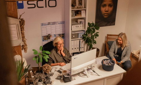 Lidé ve Scio: Recepční Martinka